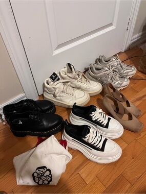 Women’s shoes size 6-6.5